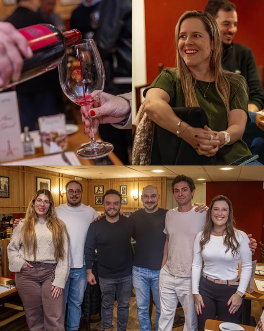 Convidados à mesa e grupo reunido no salão do L’Entrecôte de Paris