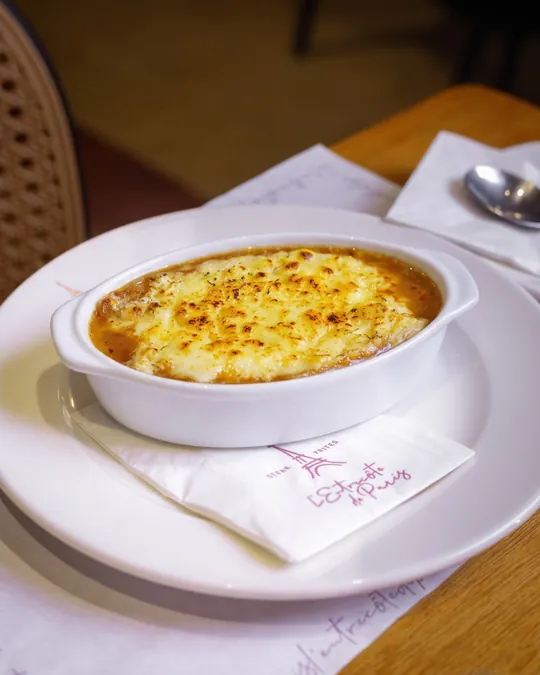 Soupe à l’oignon gratinada